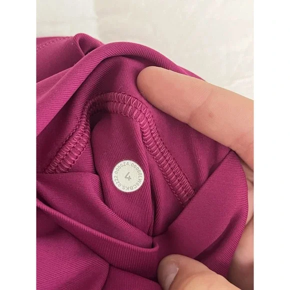 Lululemon 21" Deep Plum Burgundy Wine Crop Leggings Size 4 EUC - Picture 6 of 7